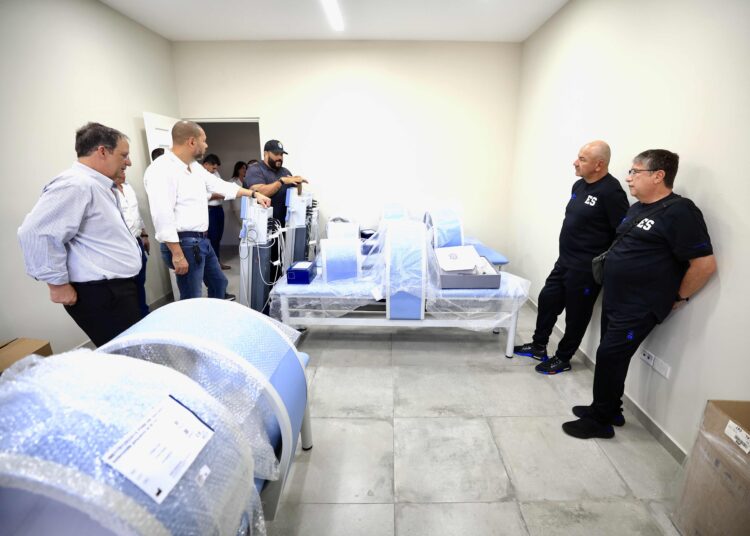 “Bolillo” Gómez define como espectaculares los escenarios deportivos del INDES