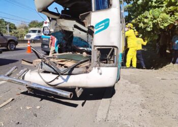 Confirman 14 lesionados en grave siniestro vial sobre carretera a Quezaltepeque