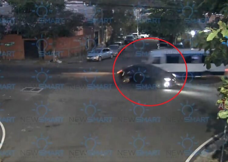 Choque en Santa Tecla es captado por cámaras de videovigilancia municipales