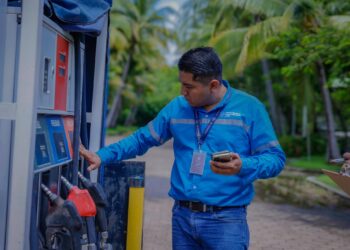 Leve reducción en los precios de la gasolina regular y diésel en El Salvador