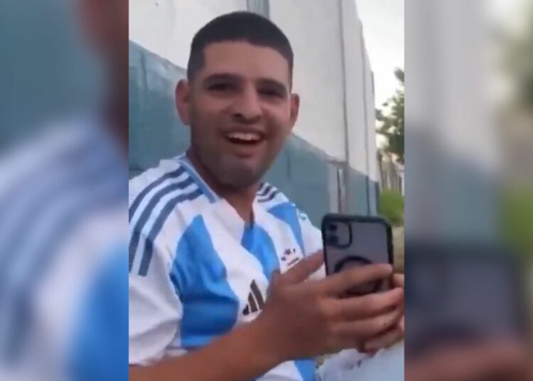 Joven se compra iPhone con la tarjeta de crédito de su madre fallecida hace unas horas