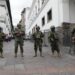 Daniel Noboa prometió indultar a policías y militares tras la masacre en Guayaquil