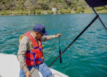 Gobierno refuerza medidas para proteger el Lago de Coatepeque