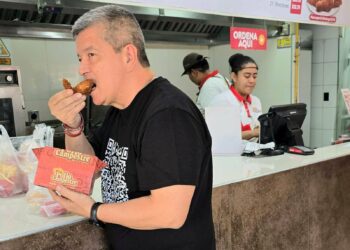 Manuel «Chino» Flores critica el desempleo pero llama a boicotear empresa que genera miles de oportunidades