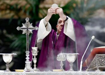 Papa francisco sufre dos episodios de insuficiencia respiratoria este lunes