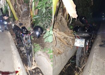 Mujer en estado de ebriedad pierde el control de su moto y cae en una cuneta en Lourdes