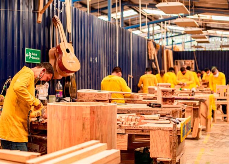 Centros penitenciarios forman a miles de internos en diversas áreas laborales