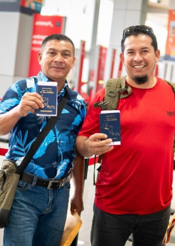Primer grupo de salvadoreños viaja a Europa con empleo gracias al Programa de Migración Laboral