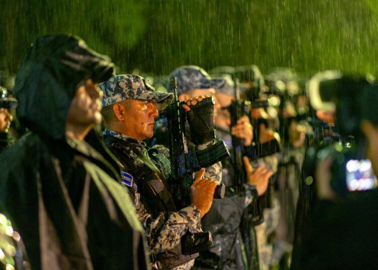 Régimen de Excepción ha debilitado las finanzas de las pandillas, asegura Ministro de Seguridad