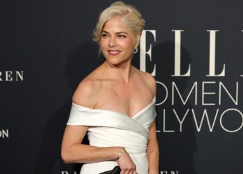 Selma Blair retoma el boxeo tras su batalla contra la esclerosis múltiple