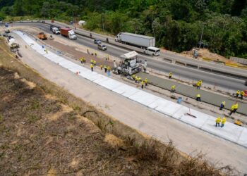 Gobierno continúa la ampliación de la carretera Panamericana para mejorar conectividad y tránsito