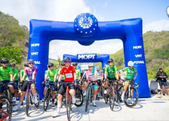 Tour El Salvador 2025 recorre Surf City hasta Nahuizalco