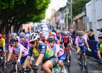 Ciclistas recorren 94 km entre Santa Ana y Metapán en Tour El Salvador 2025