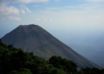 Vientos Nortes afectan territorio salvadoreño con ráfagas de hasta 60 km/h