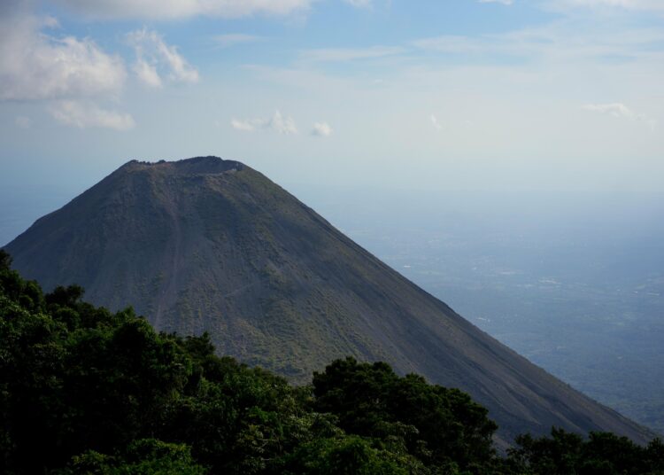 Vientos Nortes afectan territorio salvadoreño con ráfagas de hasta 60 km/h