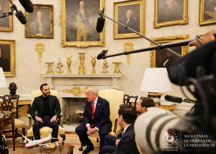 Trump destaca disminución de la migración desde El Salvador y agradece al presidente Bukele