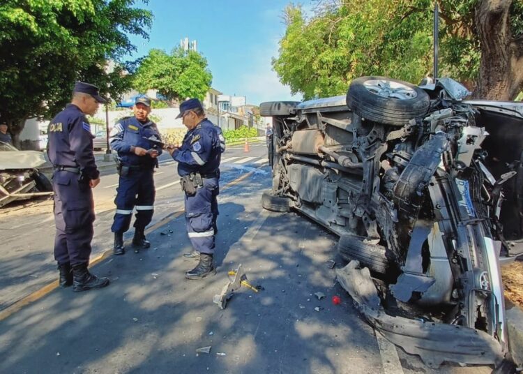 Tres personas resultan lesionadas en accidente de tránsito cerca del Gimnasio Adolfo Pineda