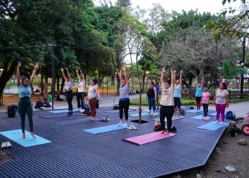Parque Cuscatlán fue escenario de una nueva sesión de bienestar y conexión con la naturaleza