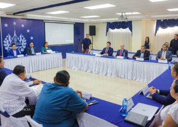 Gobierno inicia diálogo para aumento al salario mínimo en beneficio de los trabajadores