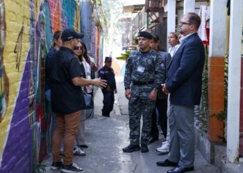 El Salvador comparte modelo de seguridad con funcionarios ecuatorianos