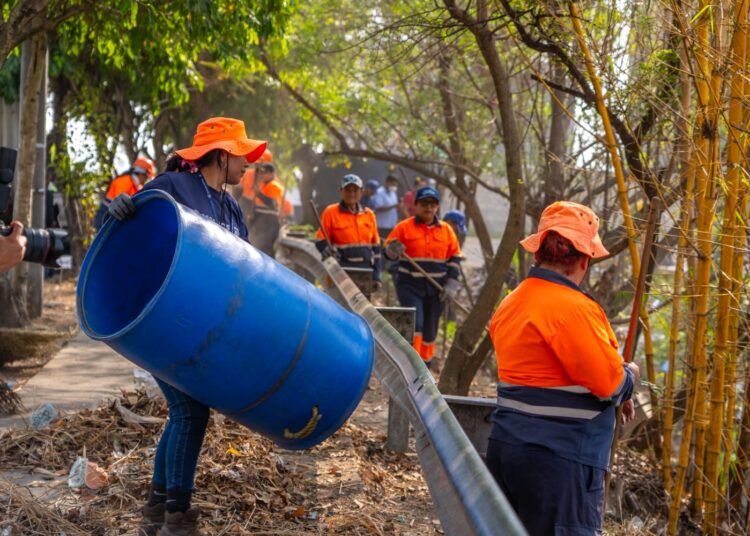 Sancionan a empresa constructora por arrojar desechos en quebrada Chanmico