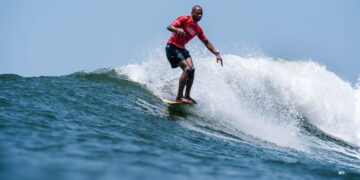 Cinco países siguen con todos sus surfistas en competencia en Surf City El Salvador ISA World Longboard Championship