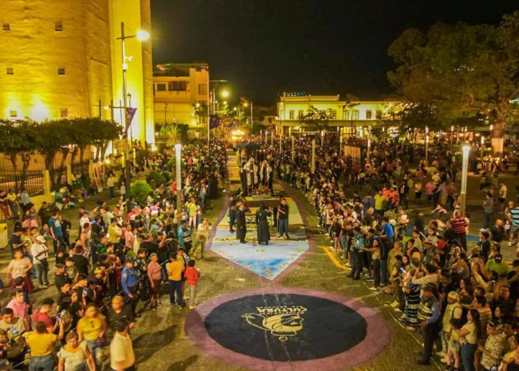 Actividades religiosas consolidan al Centro Histórico de San Salvador como epicentro turístico