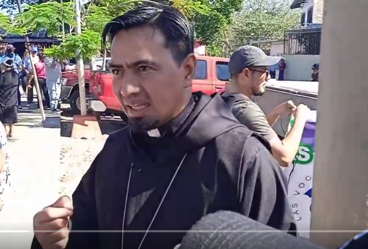 «He tenido simpatía con el FMLN»: Neftalí Ruiz