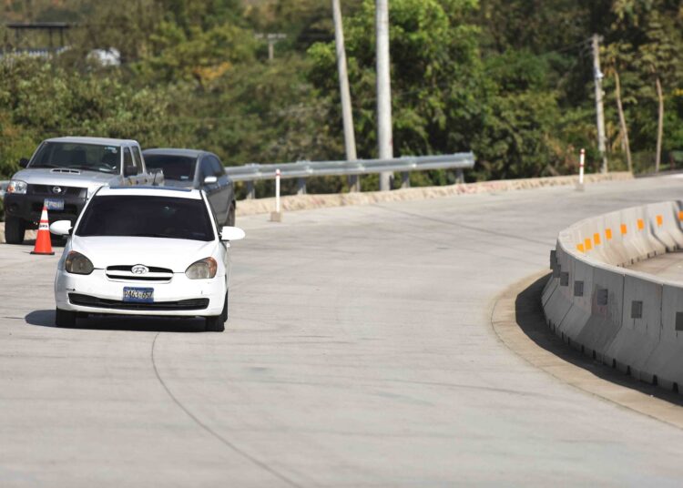 Gobierno prepara sistema de fotomultas en carretera al Puerto de La Libertad