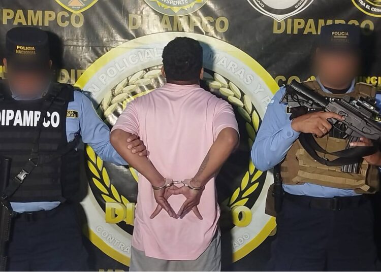 Capturan a pandillero en flagrancia mientras cobraba extorsión en Comayagüela