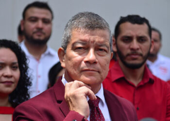 «Salir a luchar» como antes, pide Manuel «Chino» Flores, dirigente del FMLN