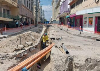 Continúan trabajos de cableado subterráneo en el Centro Histórico de San Salvador