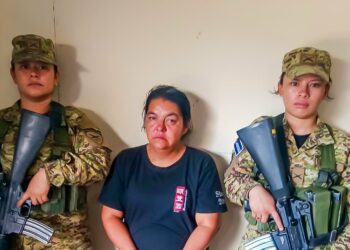 Cae “La Osa” pandillera de la 18 que operaba en San Vicente