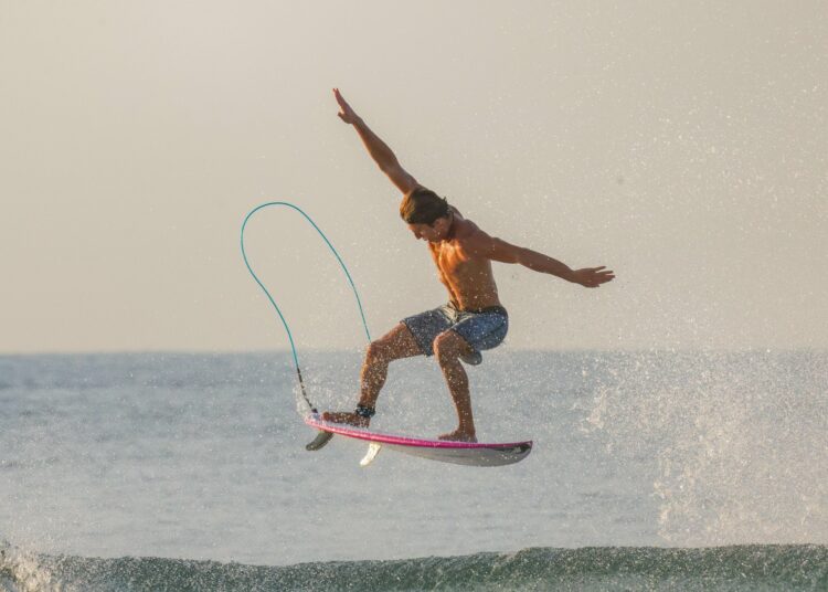 Continúan acciones del SurfCity El Salvador Pro 2025