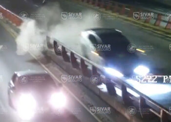 Conductor pierde el control de su vehículo al conducir a excesiva velocidad