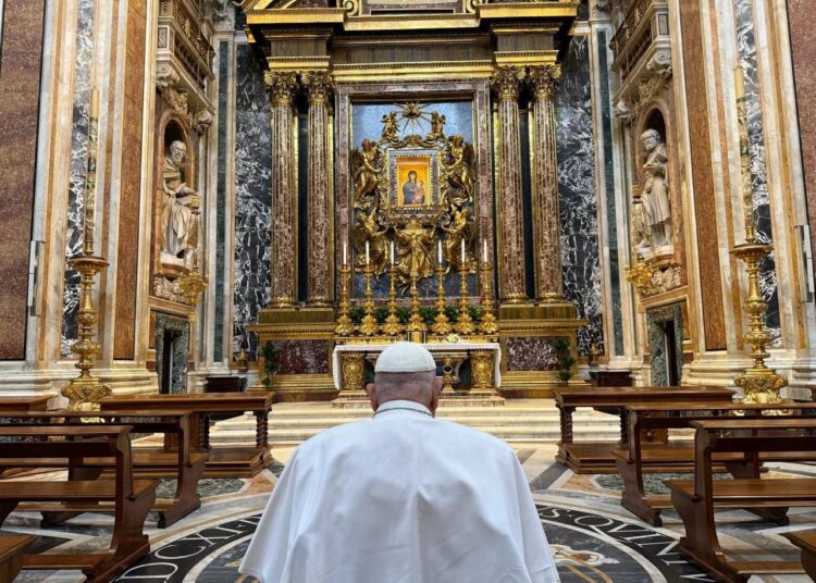 Papa Fracisco marca el inicio de la Semana Santa con la visita a la Basílica de Santa María la Mayor