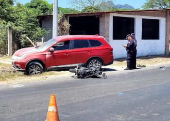 Motociclista y su acompañante pierden la vida en La Paz
