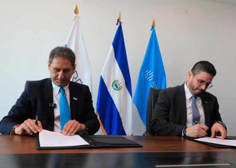 El Salvador firma memorándum de entendimiento sobre energía nuclear