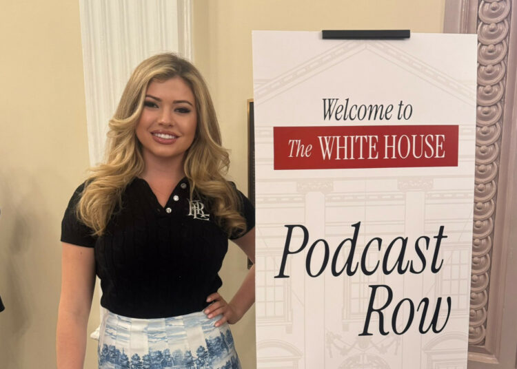 Corresponsal de la Casa Blanca elogia el CECOT y expresa su deseo de visitarlo