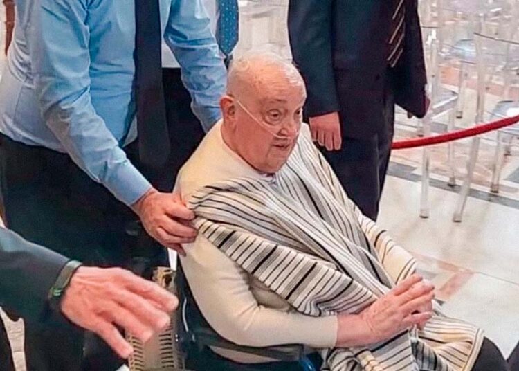 Papa Francisco aparece públicamente por segunda vez desde su hospitalización por Neumonía