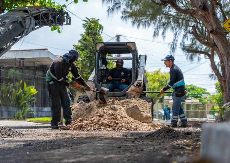 San Salvador Centro restaura calles en la Zona 2 del Distrito Capital