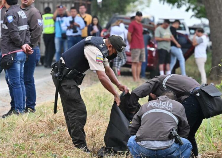 Ataque armado deja cinco muertos, incluida una niña en Ecuador