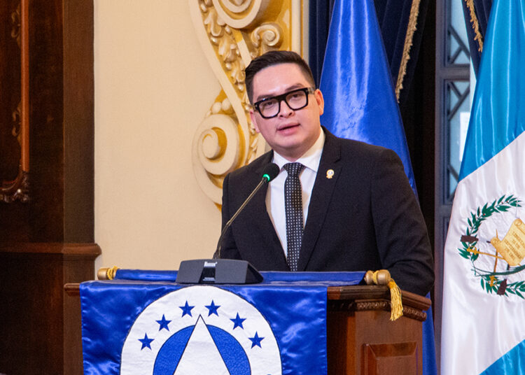 El presidente del PARLACEN a favor del respeto a la soberanía de El Salvador