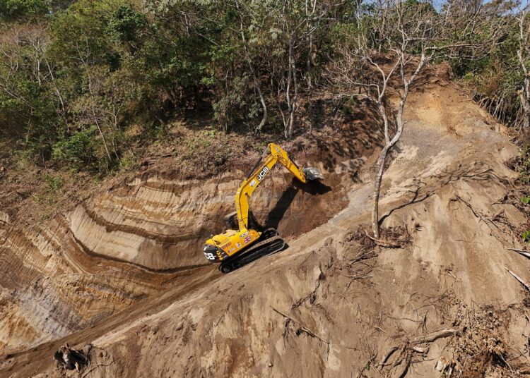 Gobierno refuerza seguridad vial tras deslizamiento de tierra en la carretera Panamericana