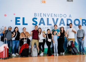 Aduanas reporta 11 mil hogares beneficiados por ley que exime impuestos a salvadoreños que regresan del exterior