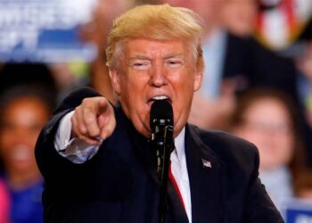 Presidente Trump amenaza con nuevos aranceles del 50% si China no cede en sus represalias comerciales