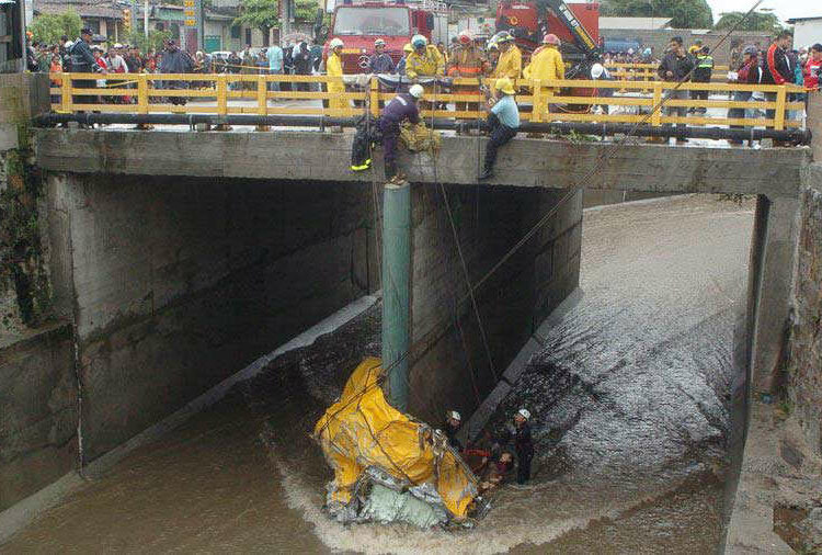 Tragedia de bus en la Málaga impulsa acciones preventivas más estrictas durante el invierno 2025