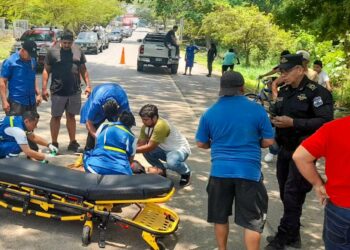 Accidente en San Vicente deja una mujer herida