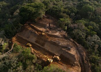 Avanzan trabajos en Los Chorros para estabilizar talud y reforzar seguridad vial