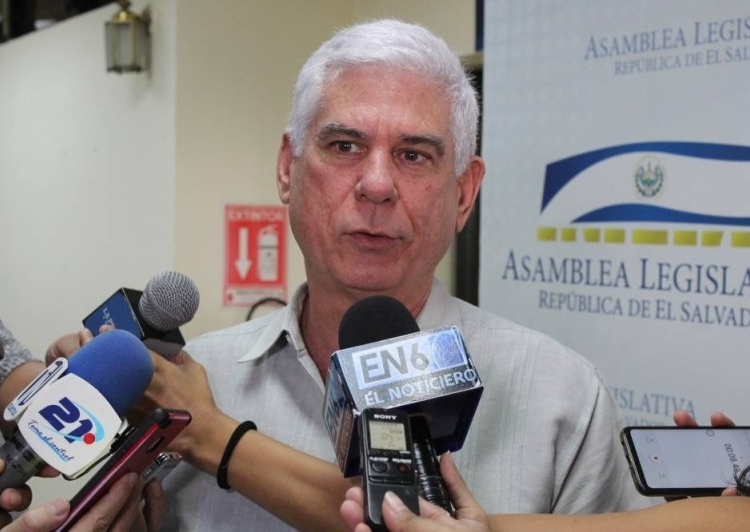 Rodolfo Parker y su familia deberán restituir fondos públicos y quedan inhabilitados para ejercer cargos